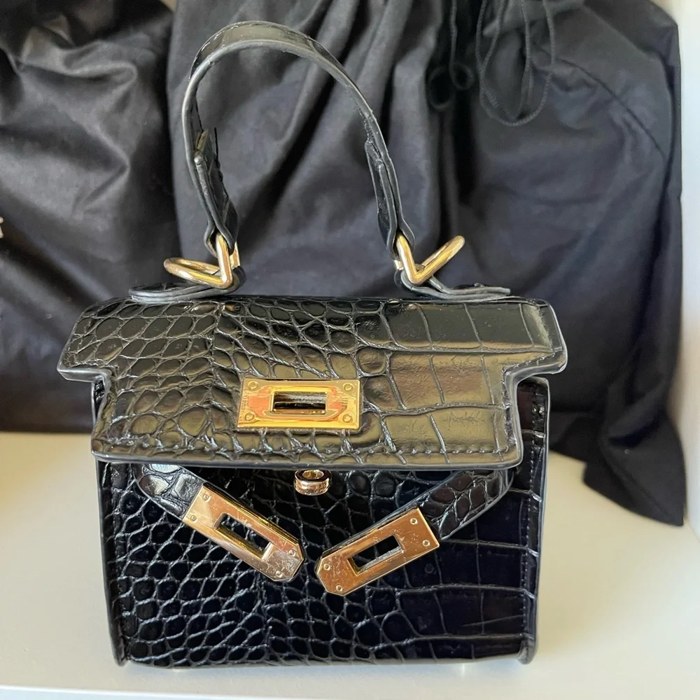 Elegant Black Crocodile-Embossed Handbag